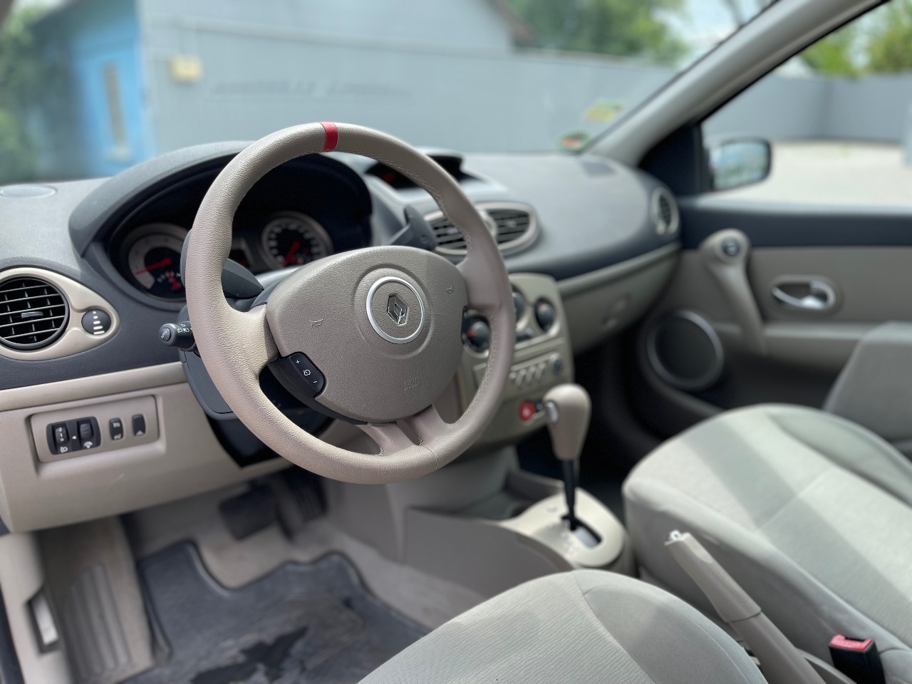 Renault Clio - фото 2