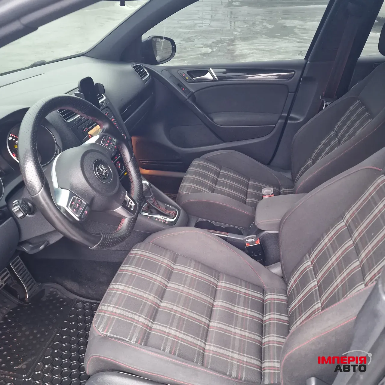 Volkswagen Golf GTI - фото 13