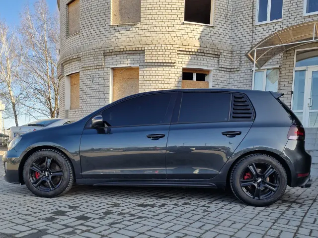 Volkswagen Golf GTI - фото 3