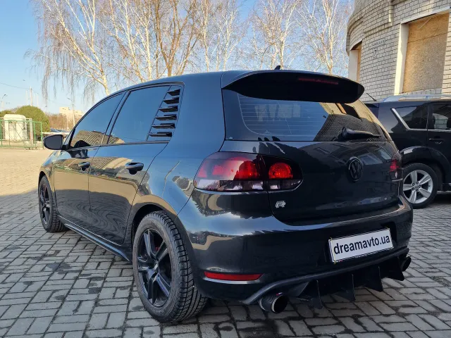 Volkswagen Golf GTI - фото 4