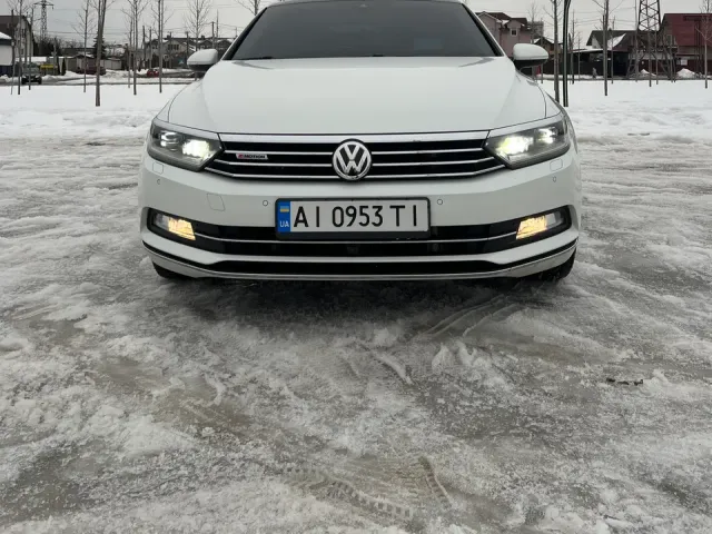 Volkswagen Passat - фото 1