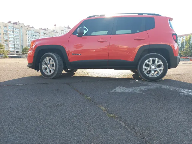 Jeep Renegade - фото 4