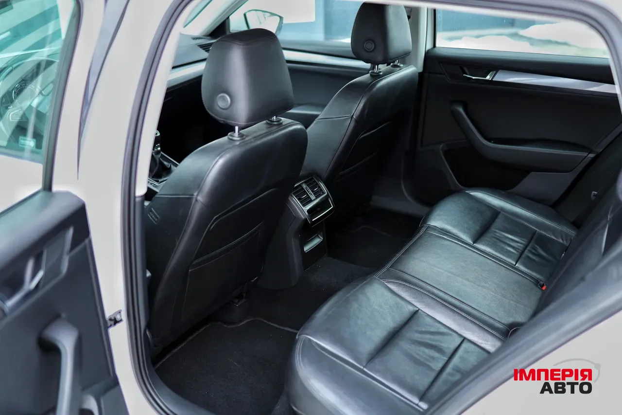 Skoda Superb - фото 11