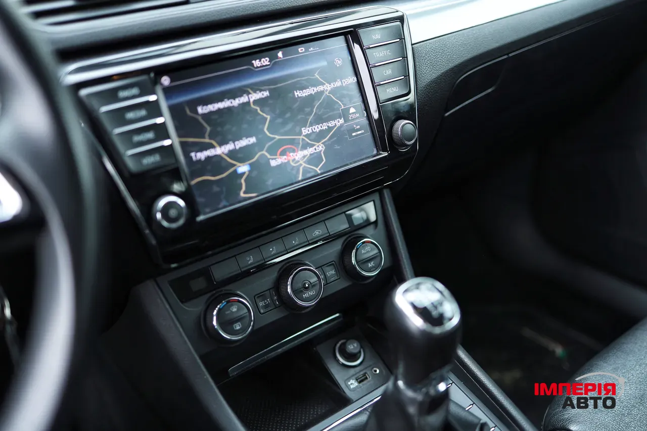 Skoda Superb - фото 12