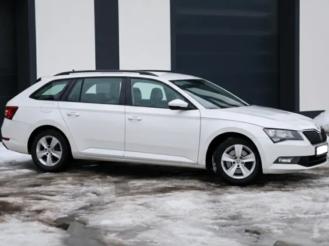Skoda Superb - фото 3