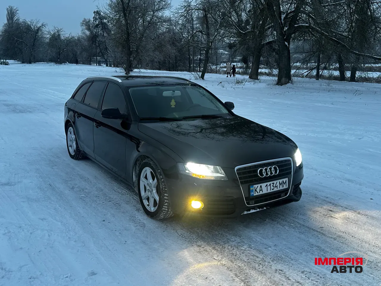 Audi A4 - фото 2