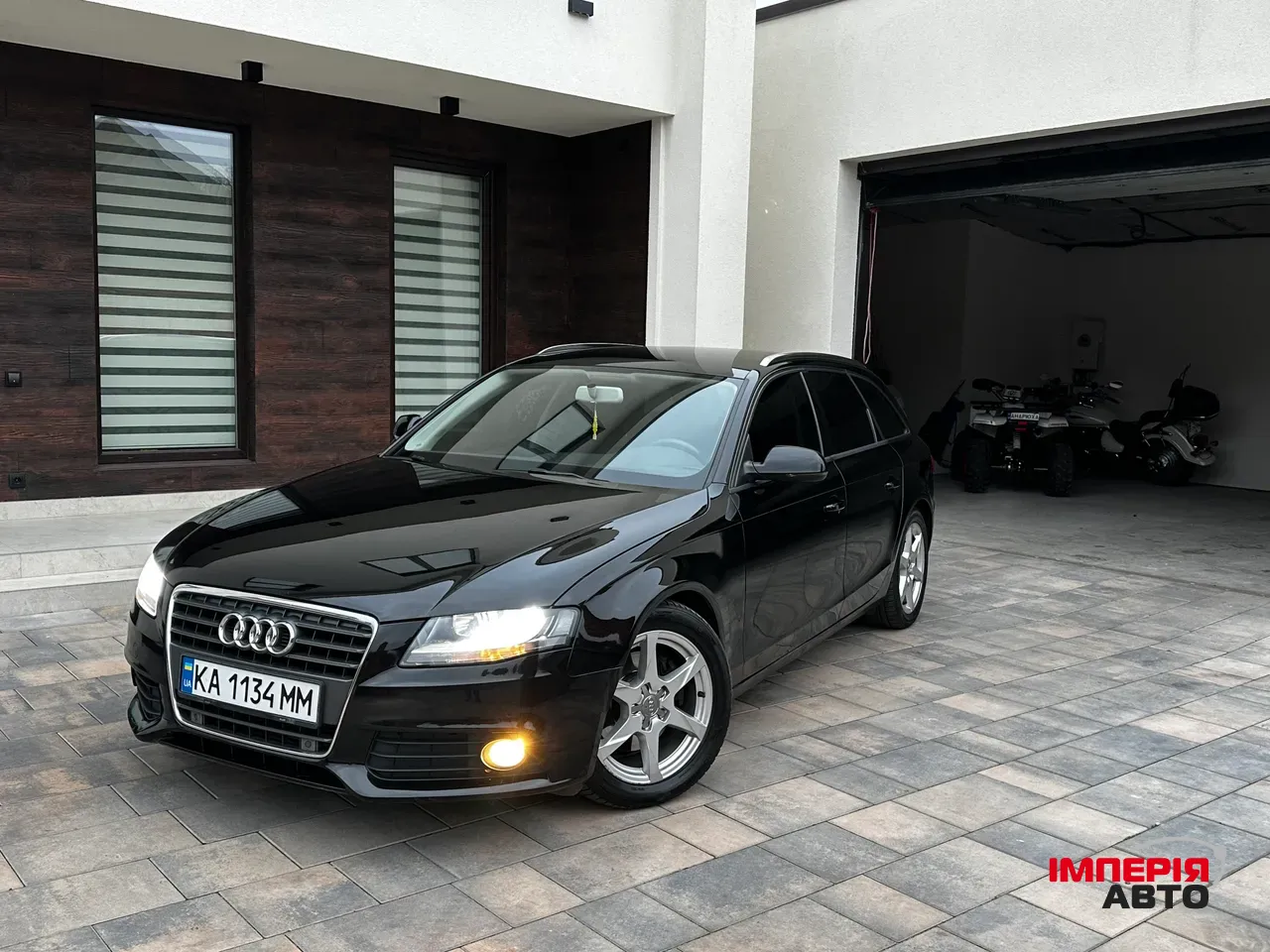 Audi A4 - фото 1