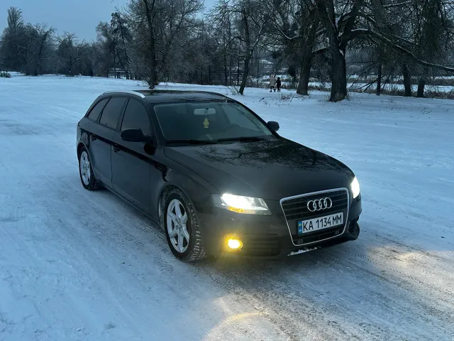 Audi A4 - фото 2