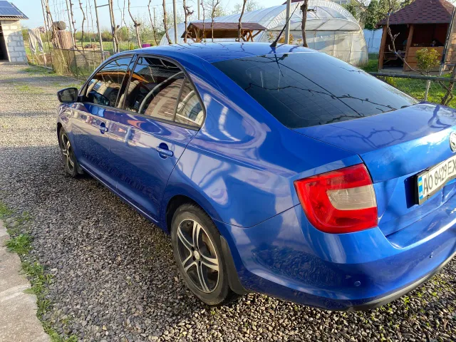 Skoda Rapid - фото 4