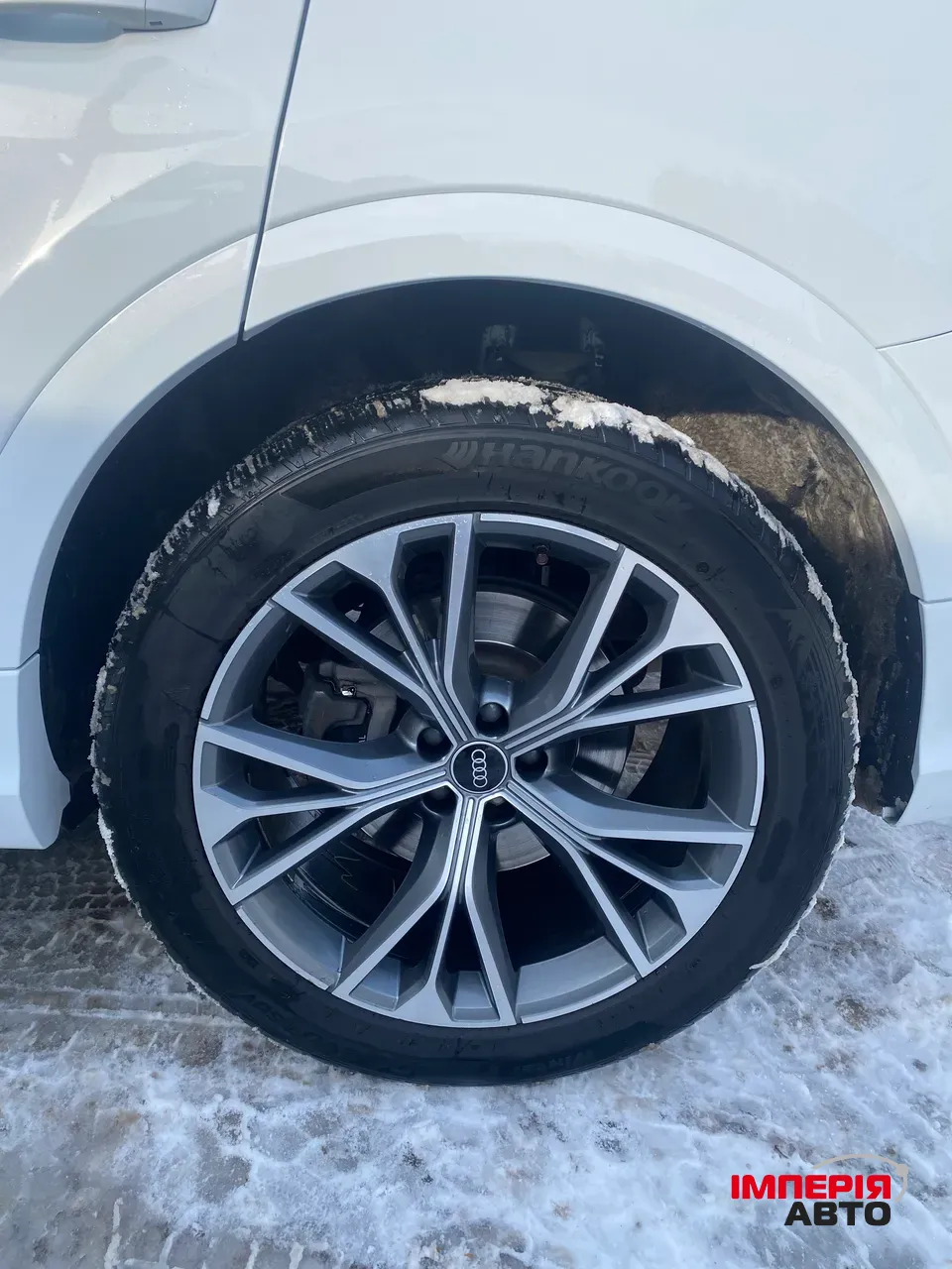 Audi Q8 - фото 12