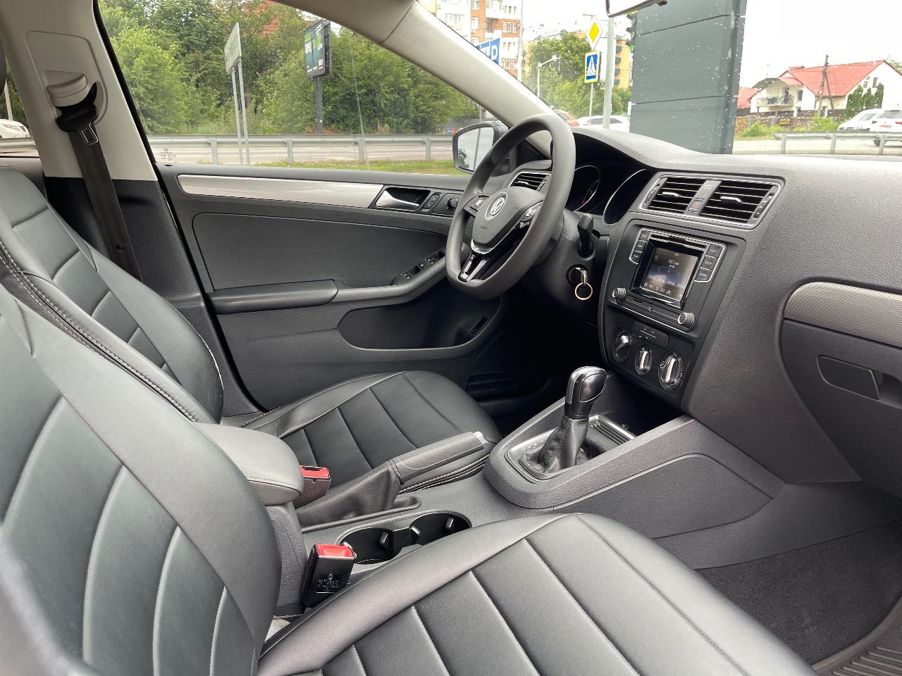 Volkswagen Jetta - фото 10