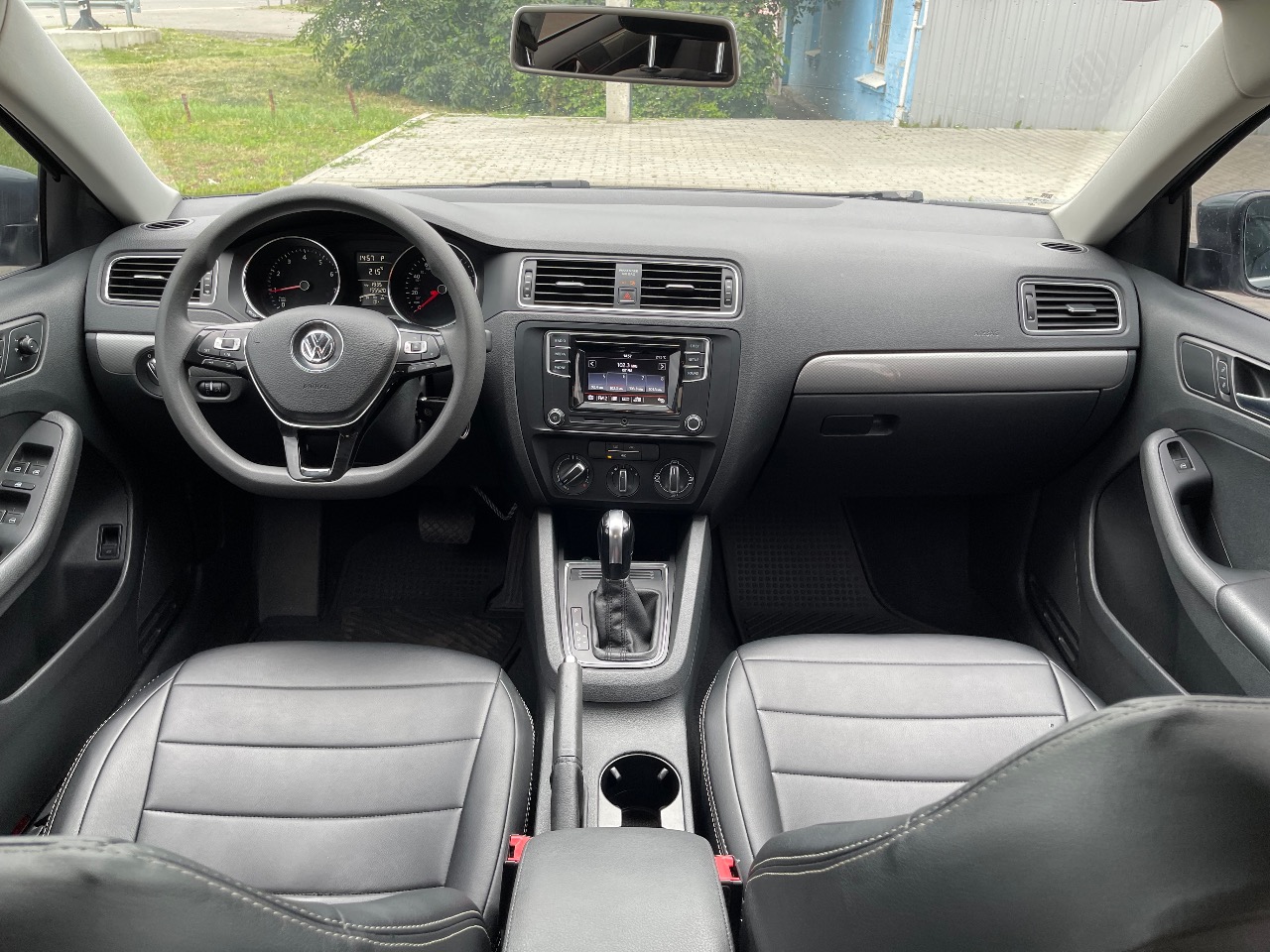 Volkswagen Jetta - фото 14