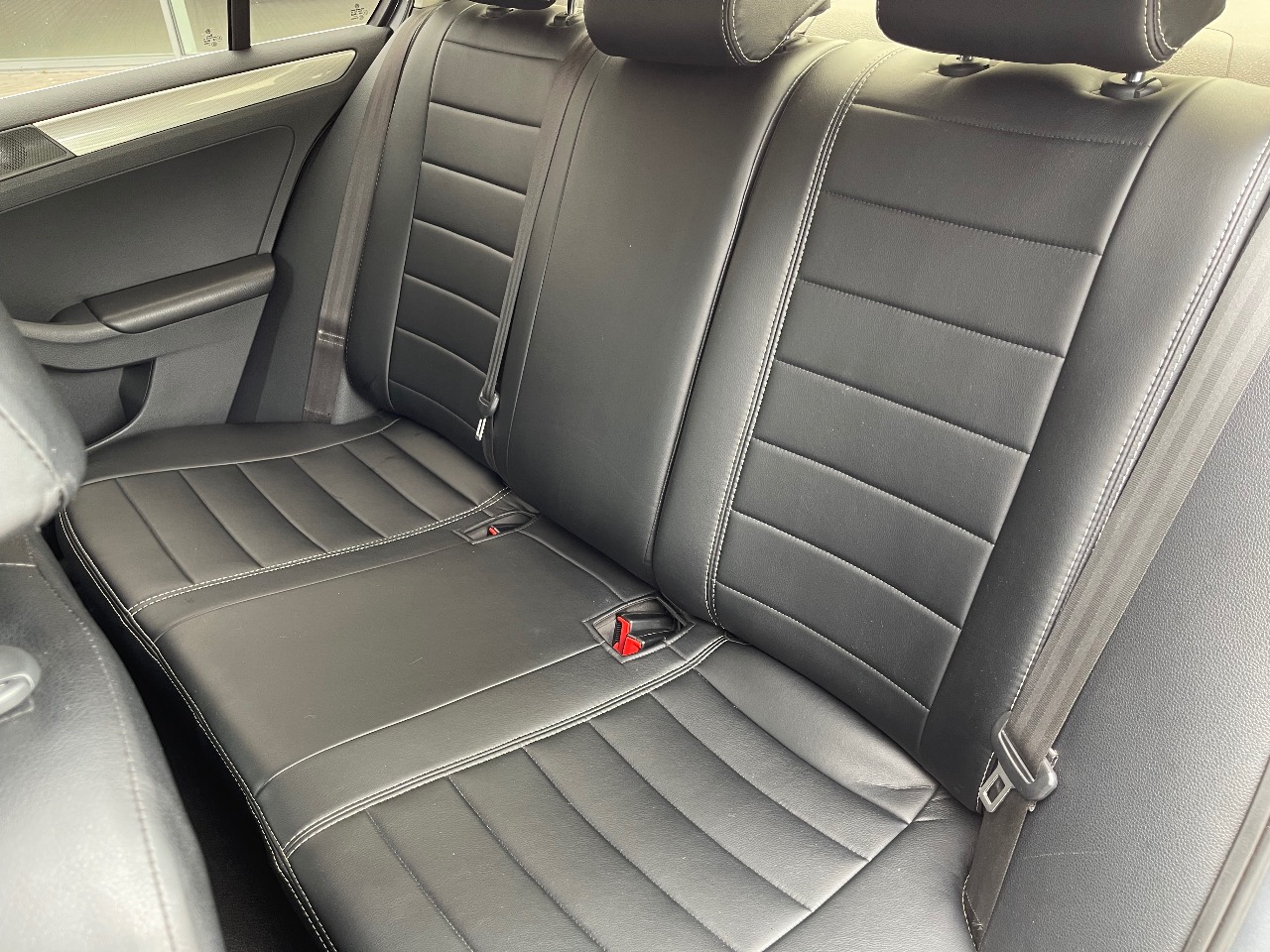 Volkswagen Jetta - фото 2