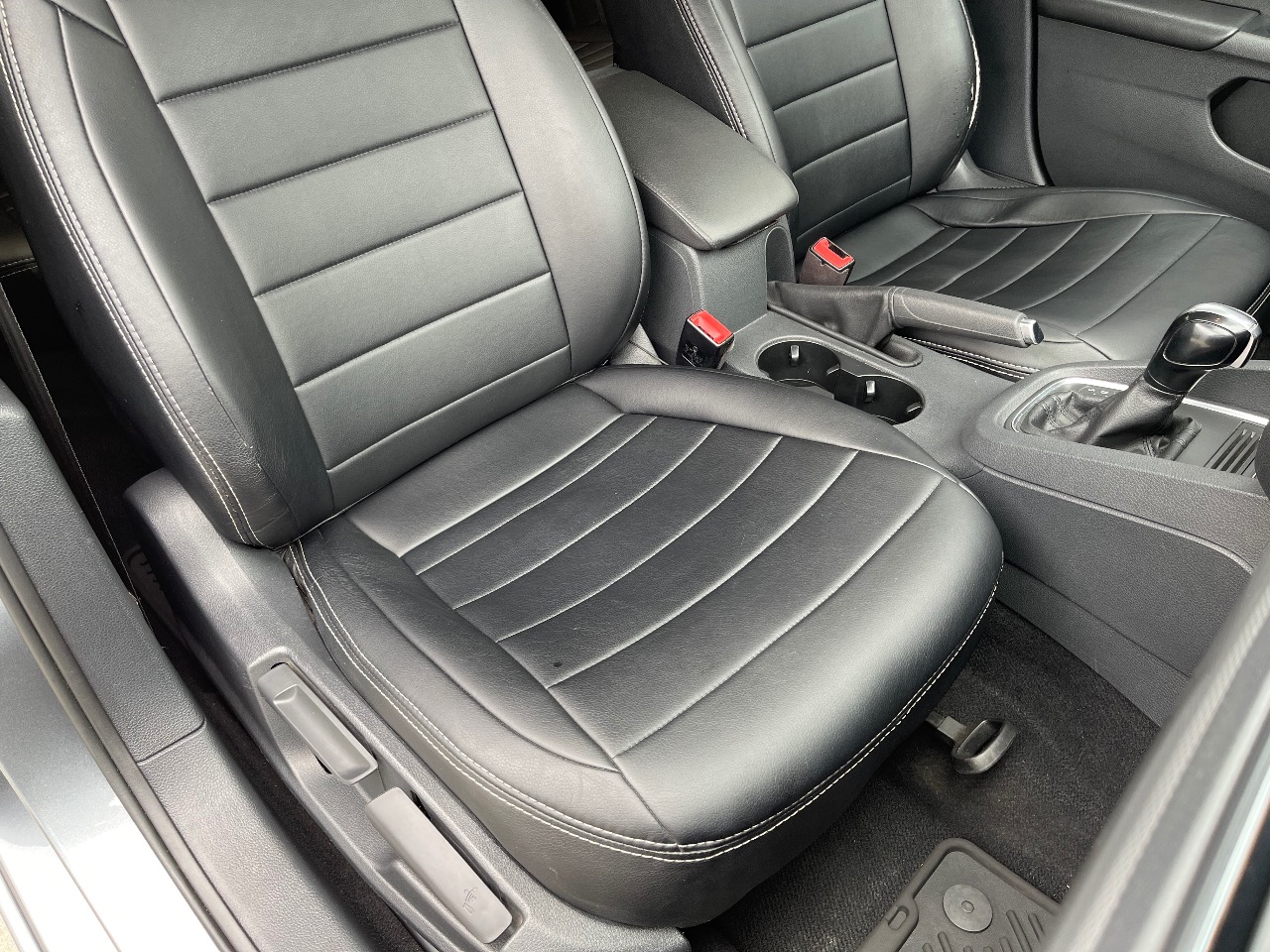 Volkswagen Jetta - фото 4