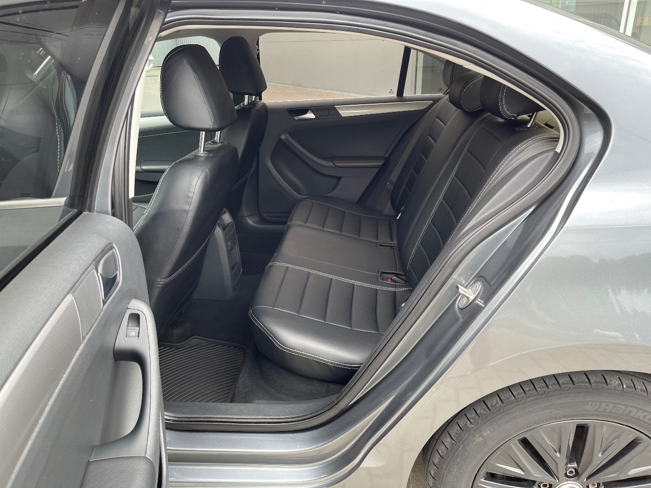 Volkswagen Jetta - фото 9