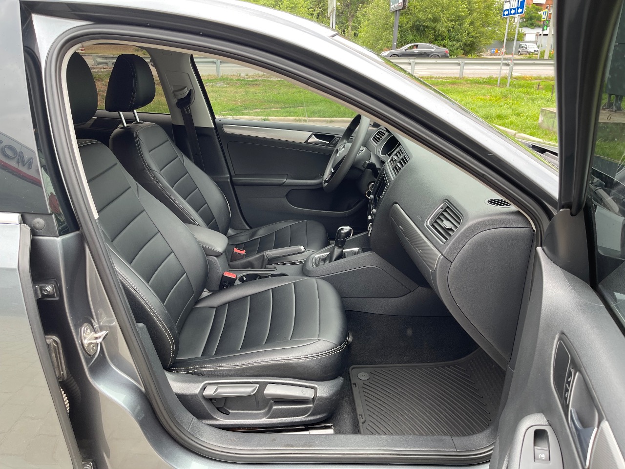 Volkswagen Jetta - фото 19