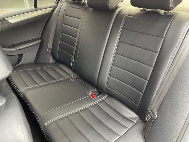 Volkswagen Jetta - фото 4