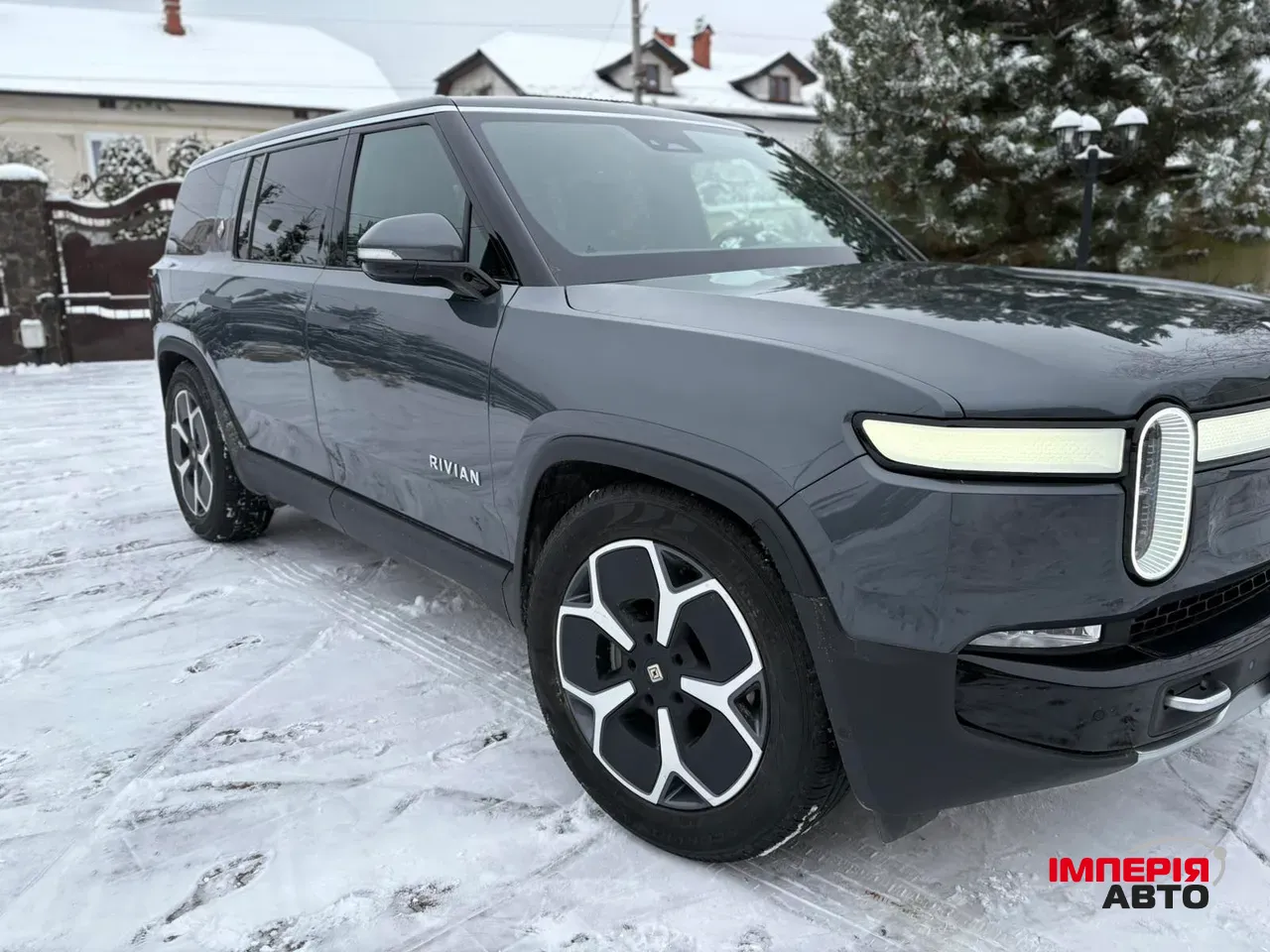 Rivian R1S - фото 2