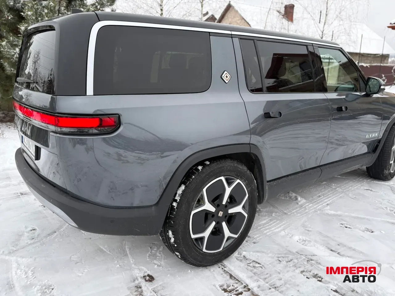 Rivian R1S - фото 4