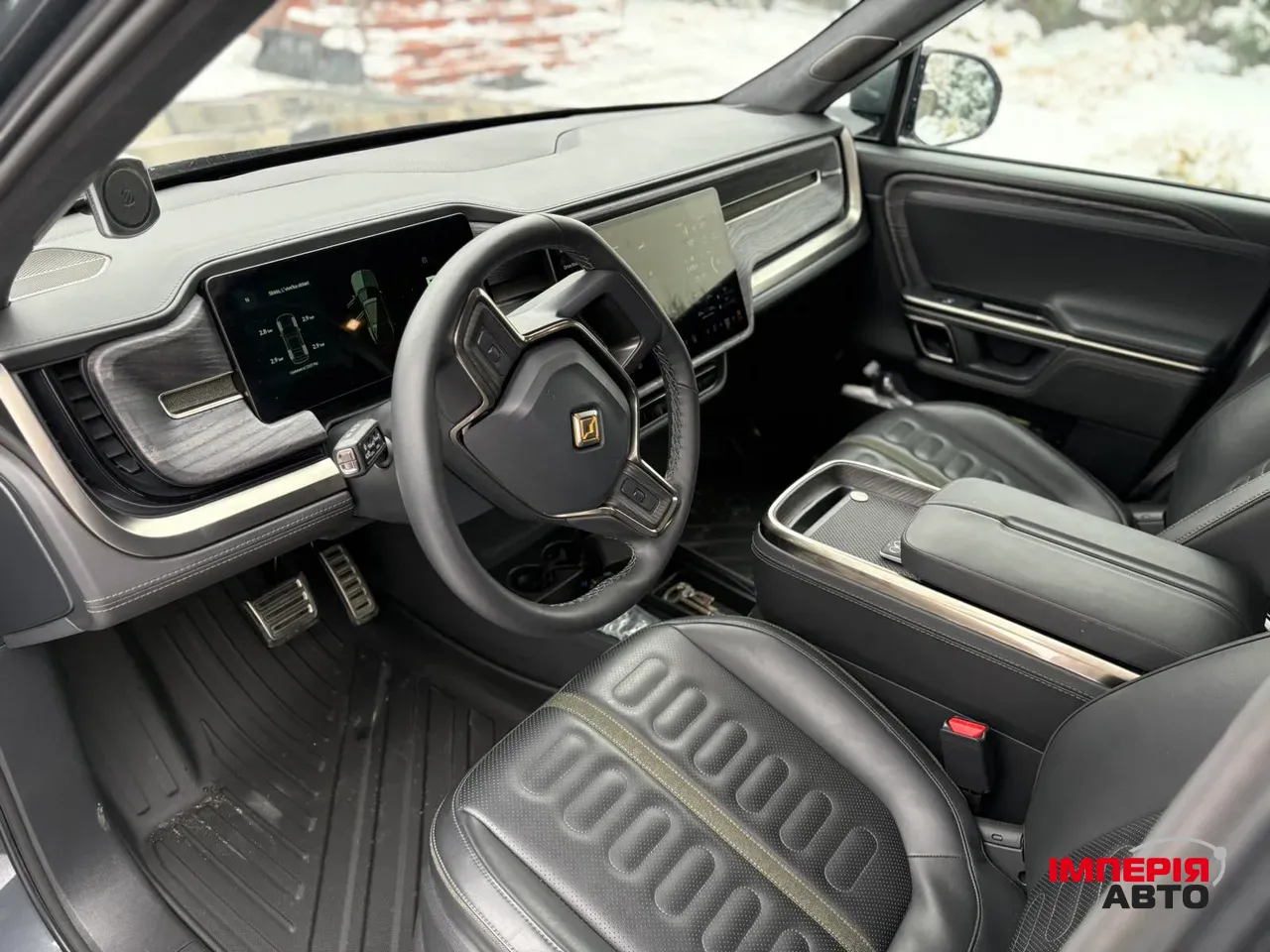 Rivian R1S - фото 11