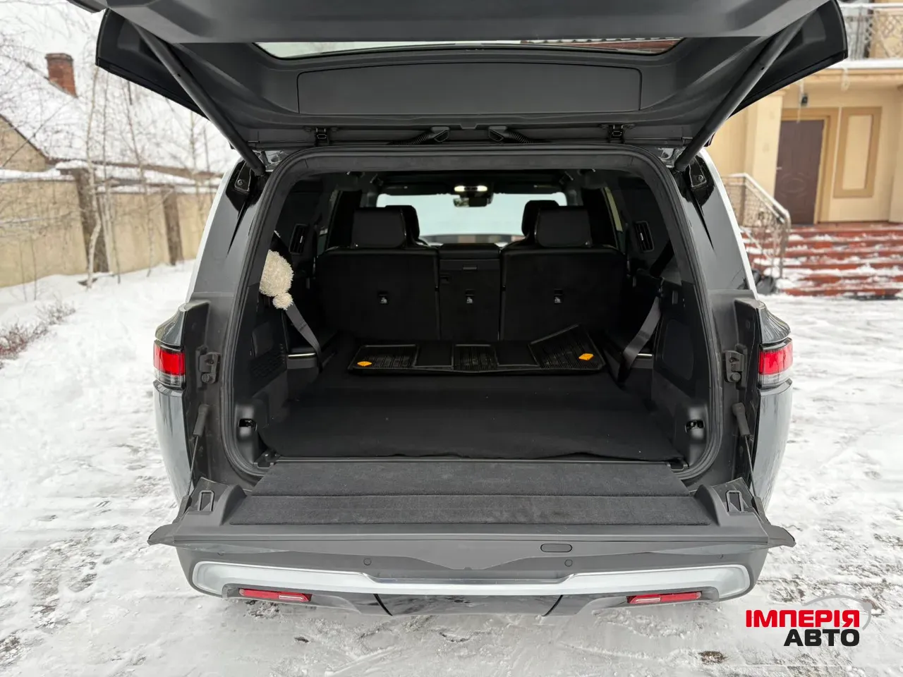 Rivian R1S - фото 26