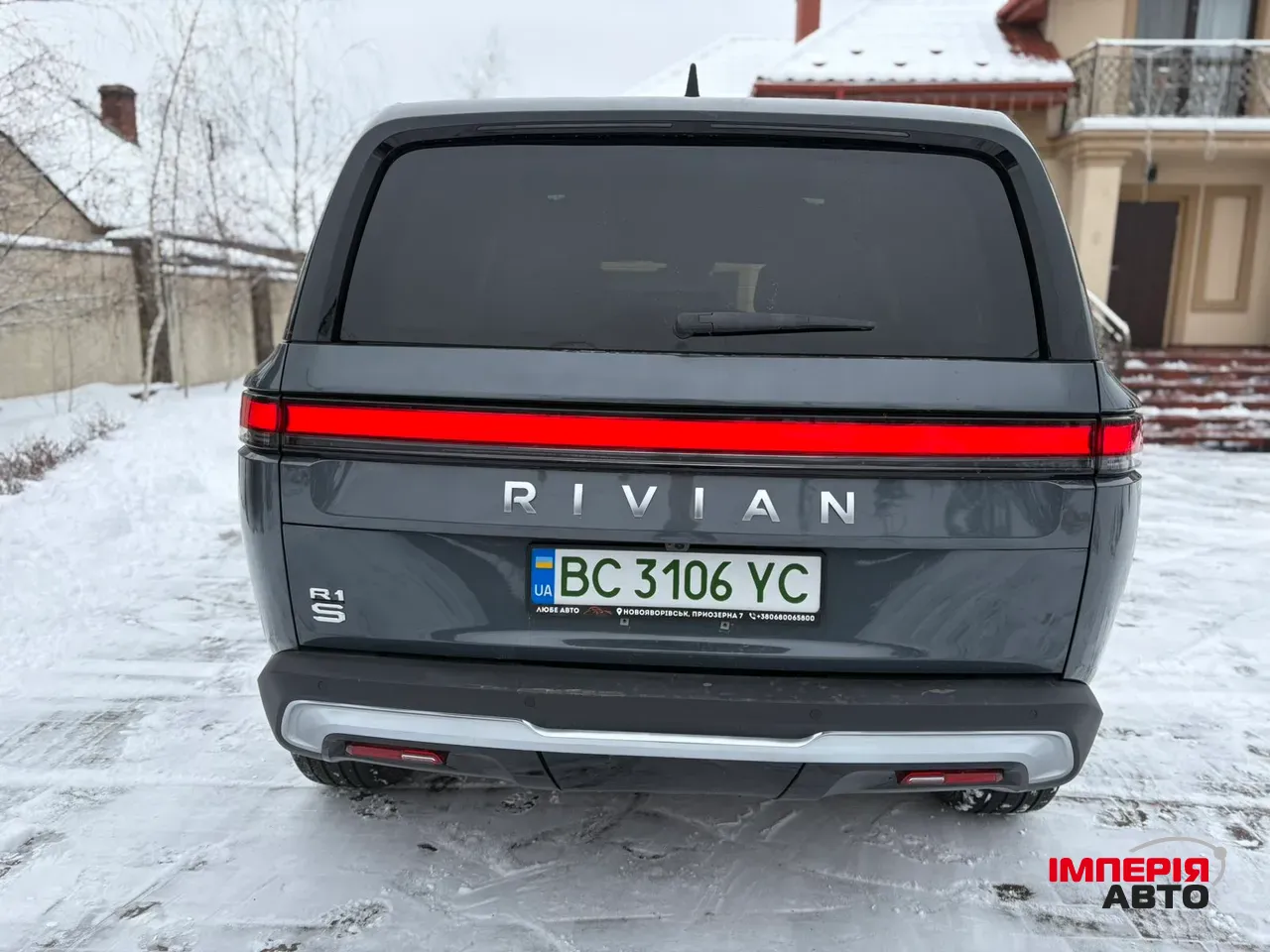 Rivian R1S - фото 5