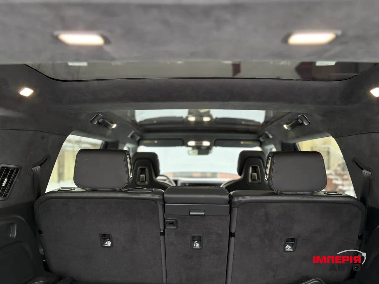 Rivian R1S - фото 27