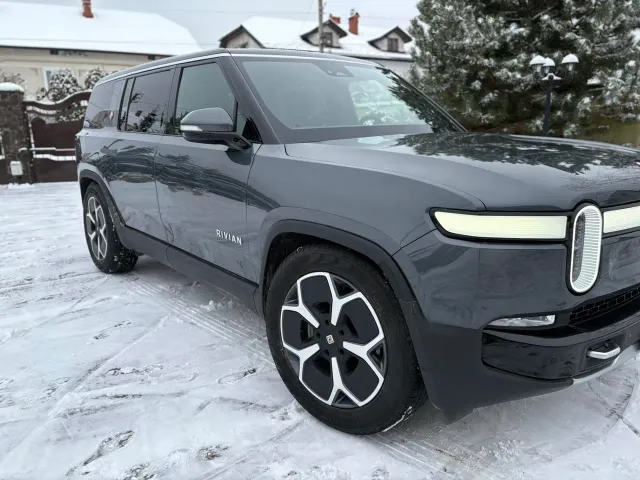 Rivian R1S - фото 2