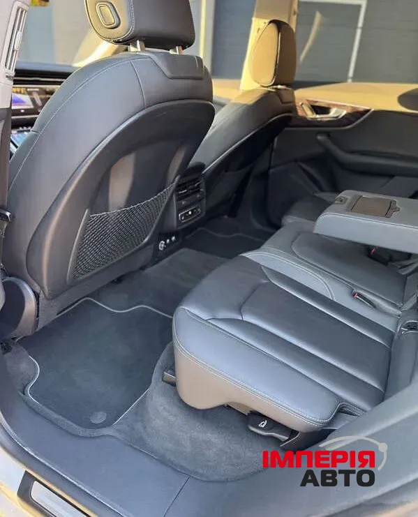 Audi Q8 - фото 17