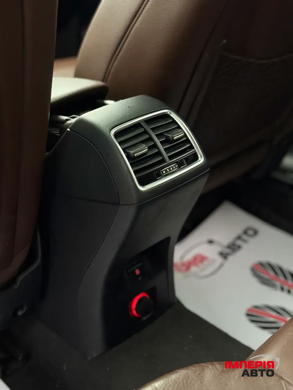 Audi Q3 - фото 12