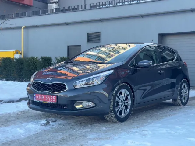 Kia Ceed - фото 1