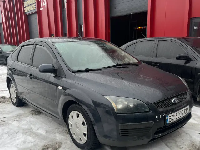 Ford Focus - фото 1