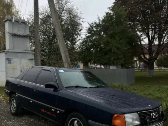 Audi 100 - фото 1
