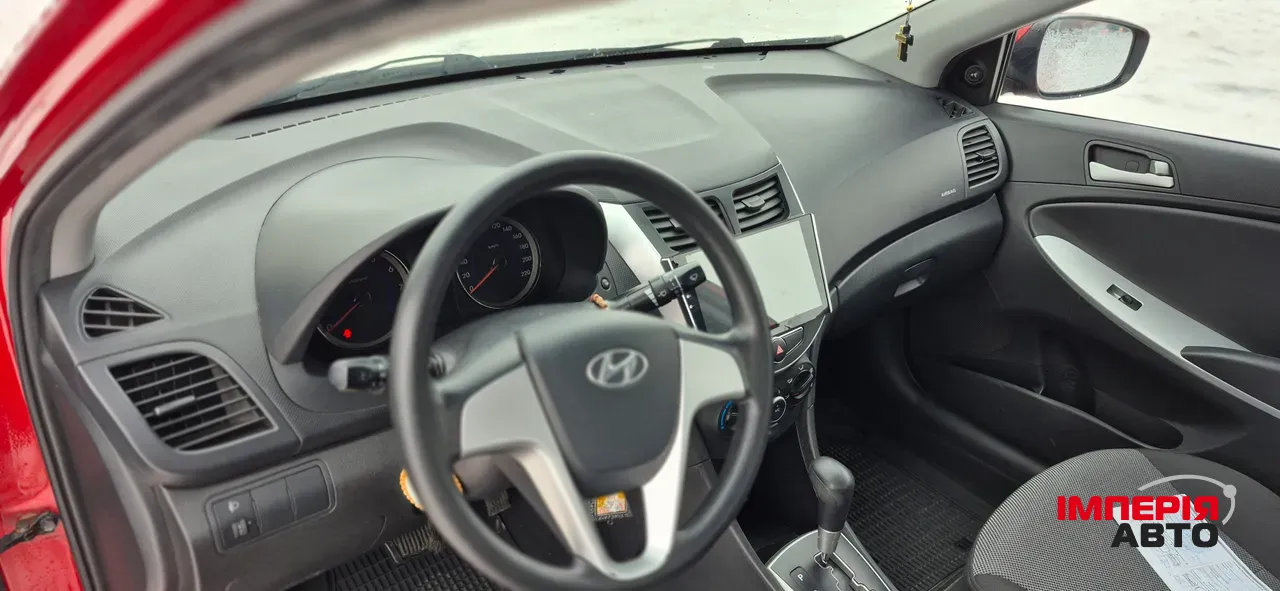 Hyundai Accent - фото 8