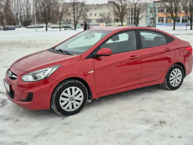 Hyundai Accent - фото 1