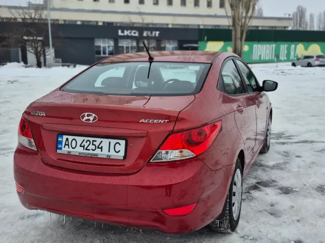 Hyundai Accent - фото 5
