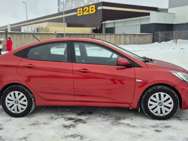 Hyundai Accent - фото 2