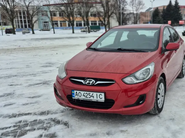 Hyundai Accent - фото 3