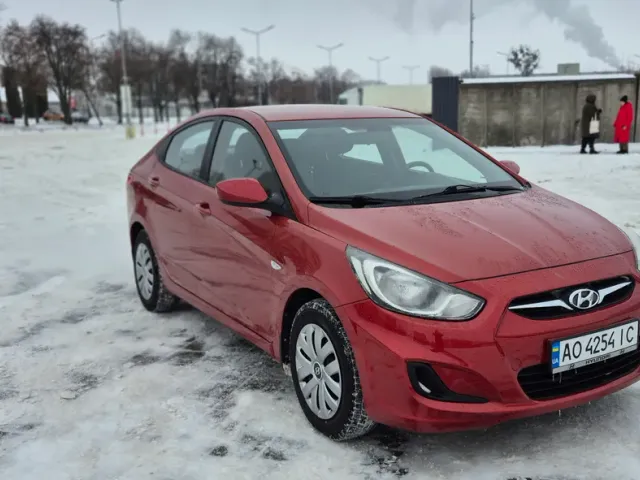 Hyundai Accent - фото 4