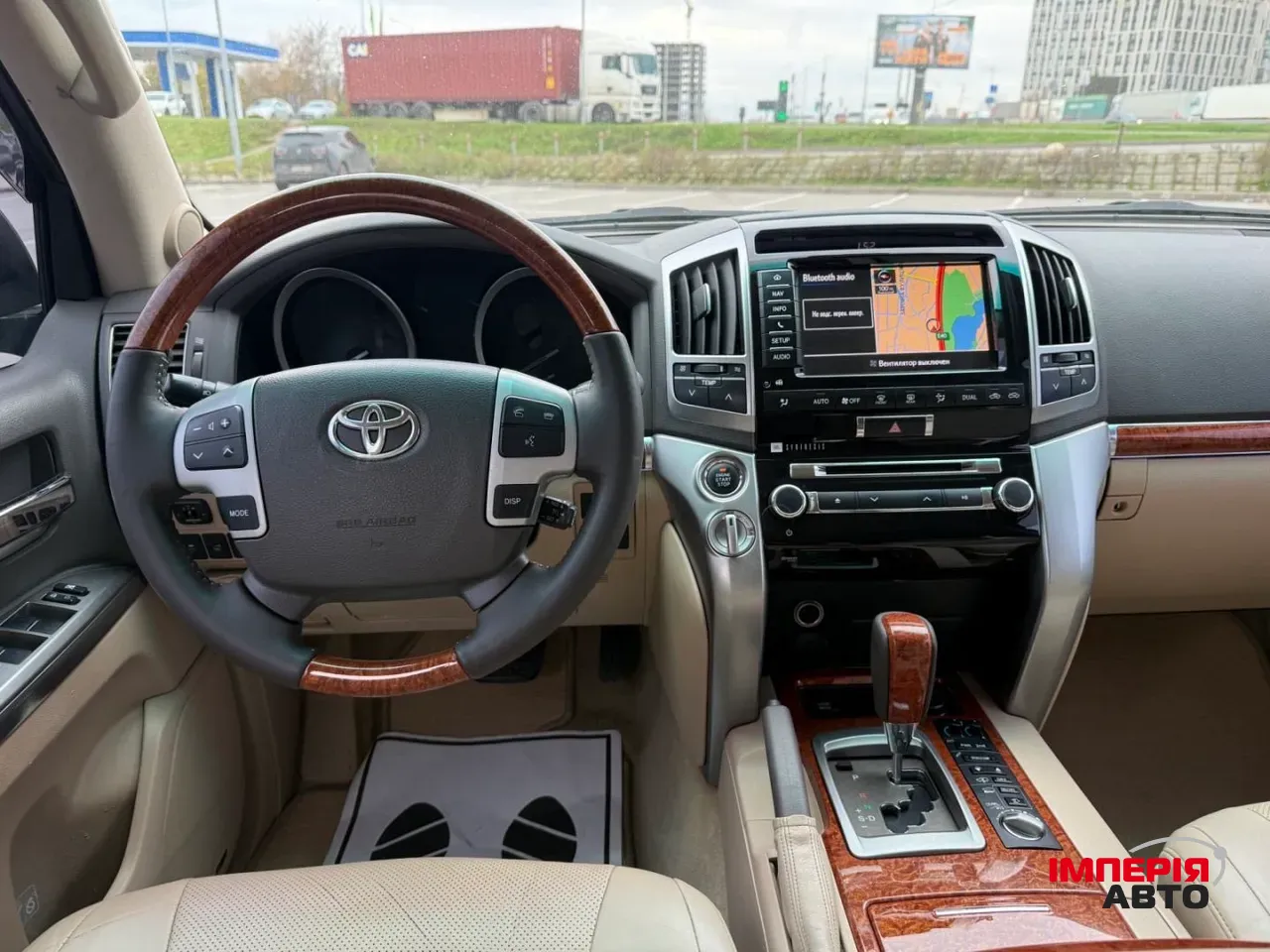 Toyota Land Cruiser - фото 9