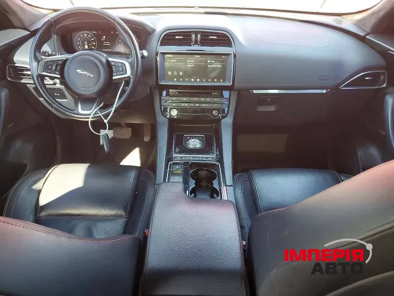 Jaguar F-Pace - фото 7