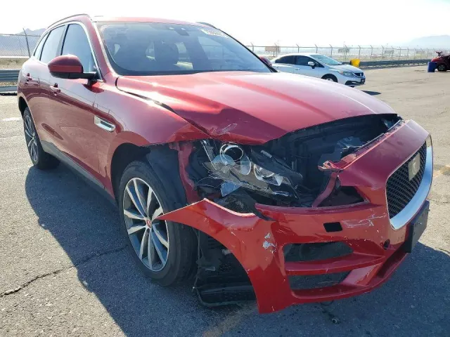 Jaguar F-Pace - фото 4