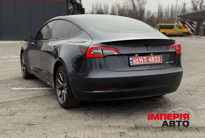 Tesla Model 3 - фото 6
