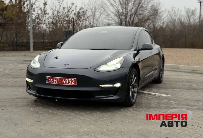 Tesla Model 3 - фото 3