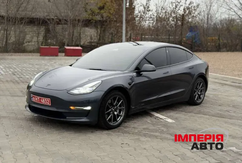 Tesla Model 3 - фото 4