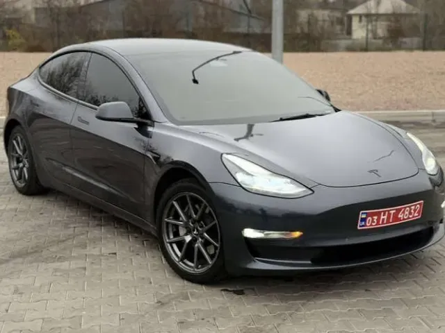 Tesla Model 3 - фото 2