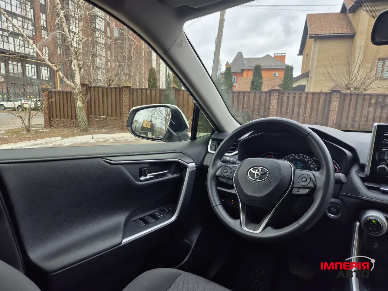 Toyota RAV4 - фото 10