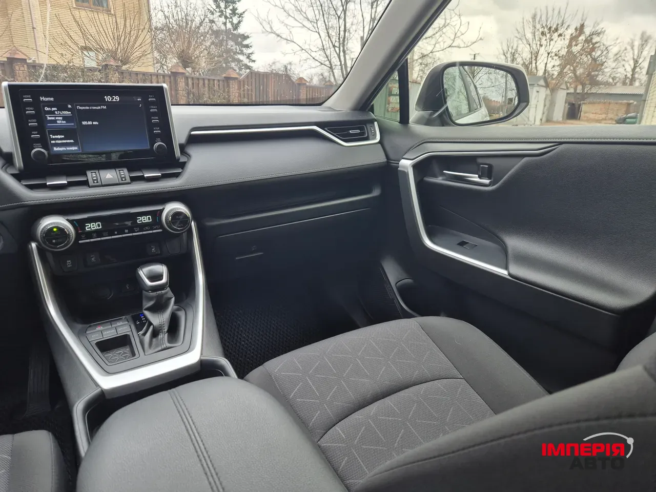 Toyota RAV4 - фото 16