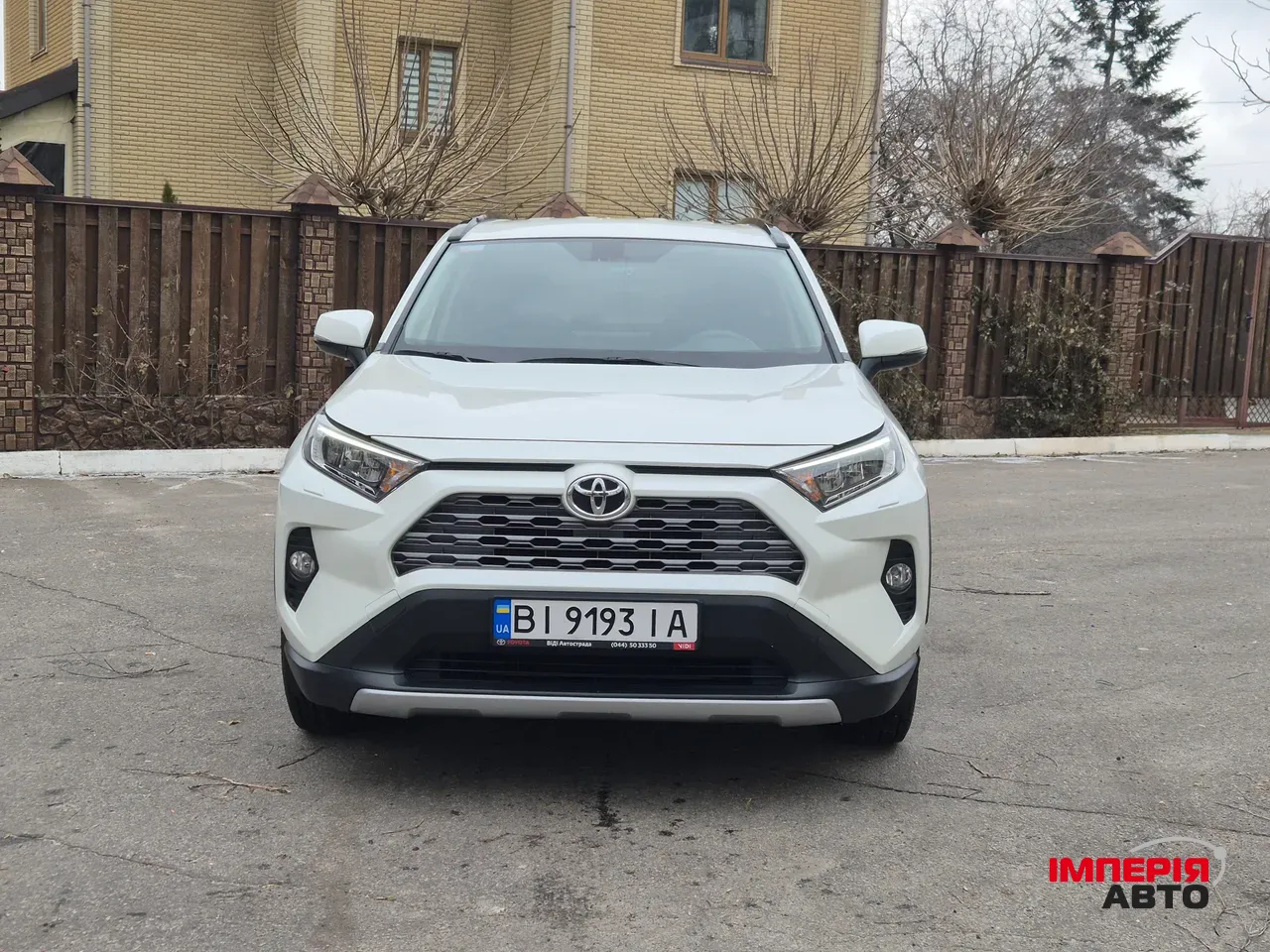 Toyota RAV4 - фото 8