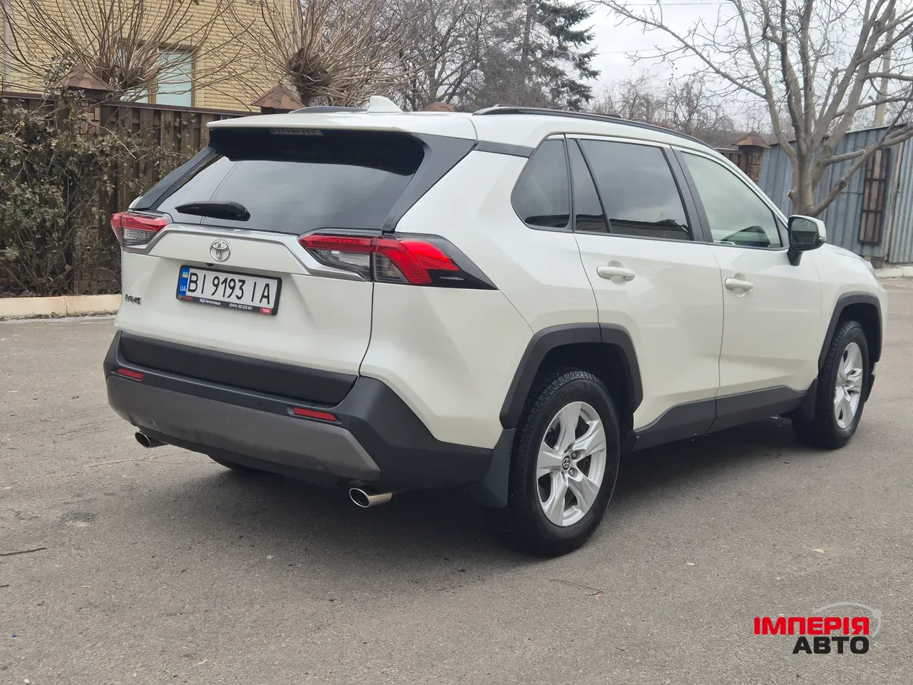 Toyota RAV4 - фото 6
